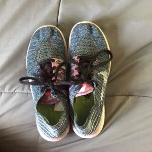 colorful nike tennis shoes